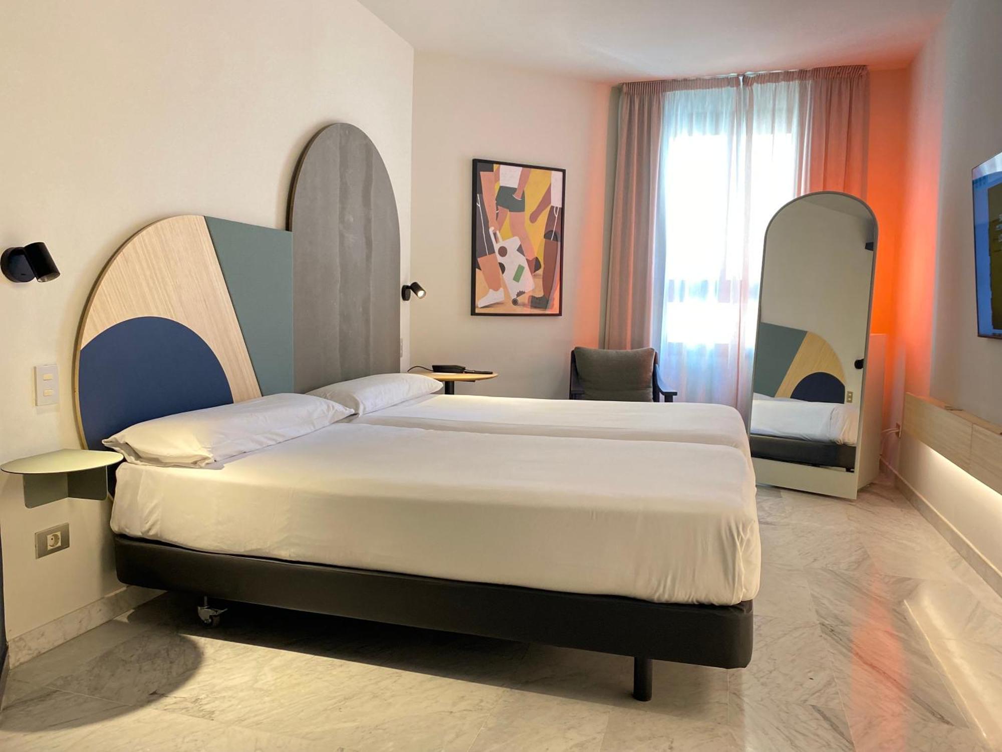 Onix Fira Hotel 3*